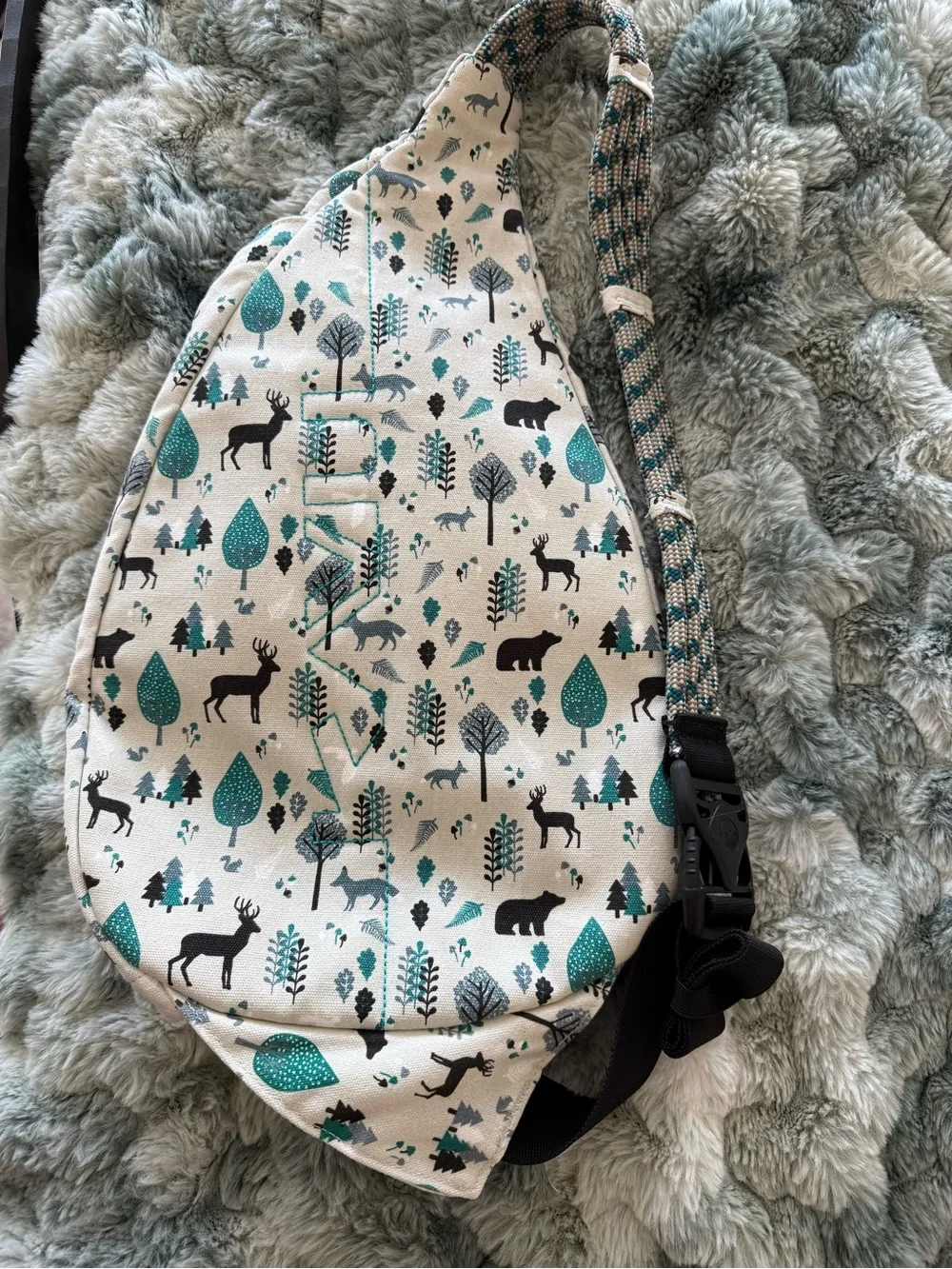 Kavu sling bag